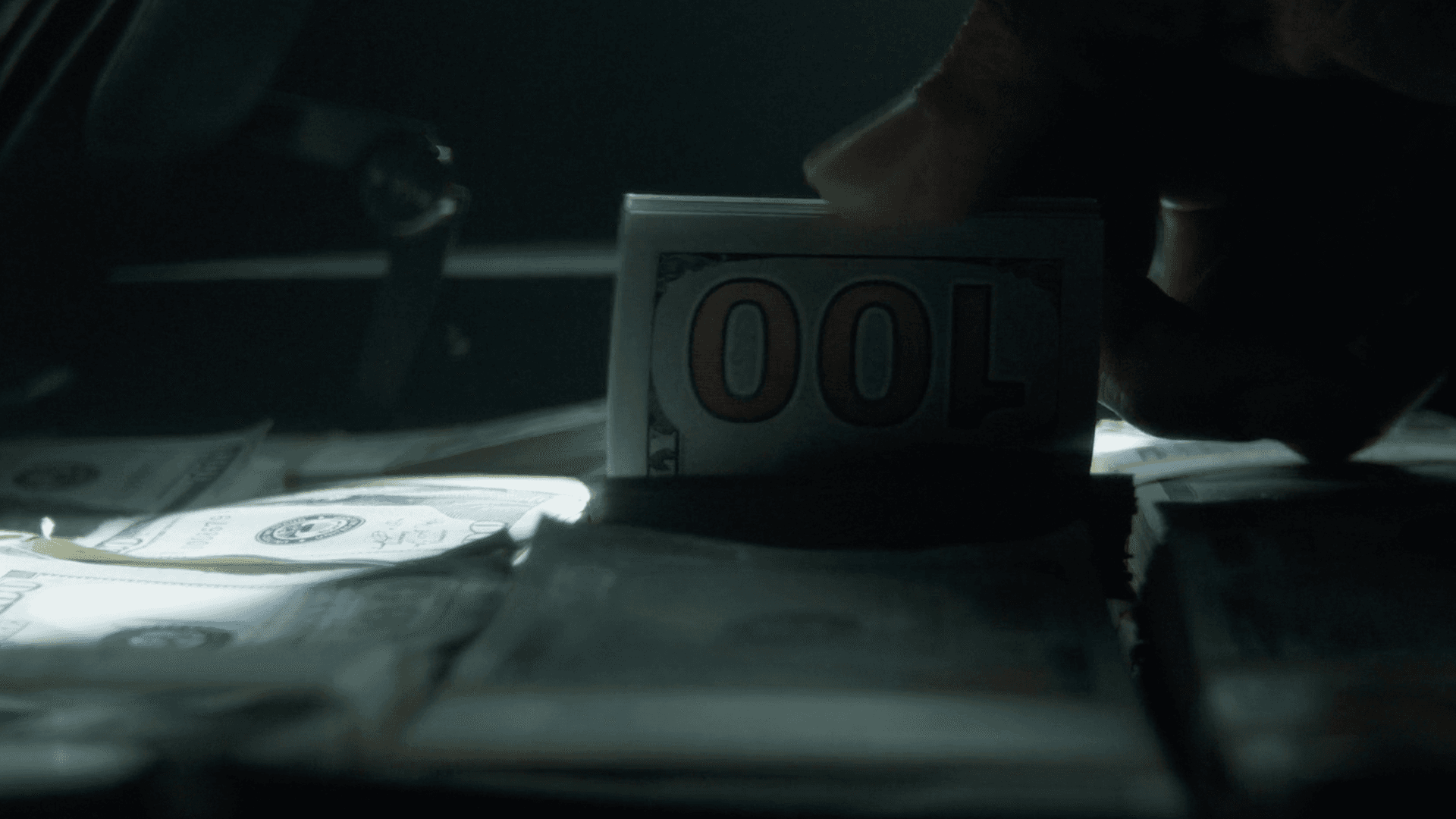 Money Laundering 101 S01E04
